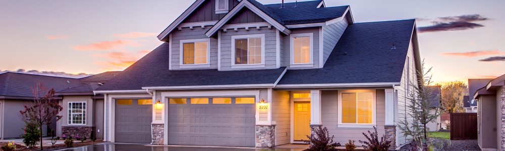 pexels-binyamin-mellish-186077